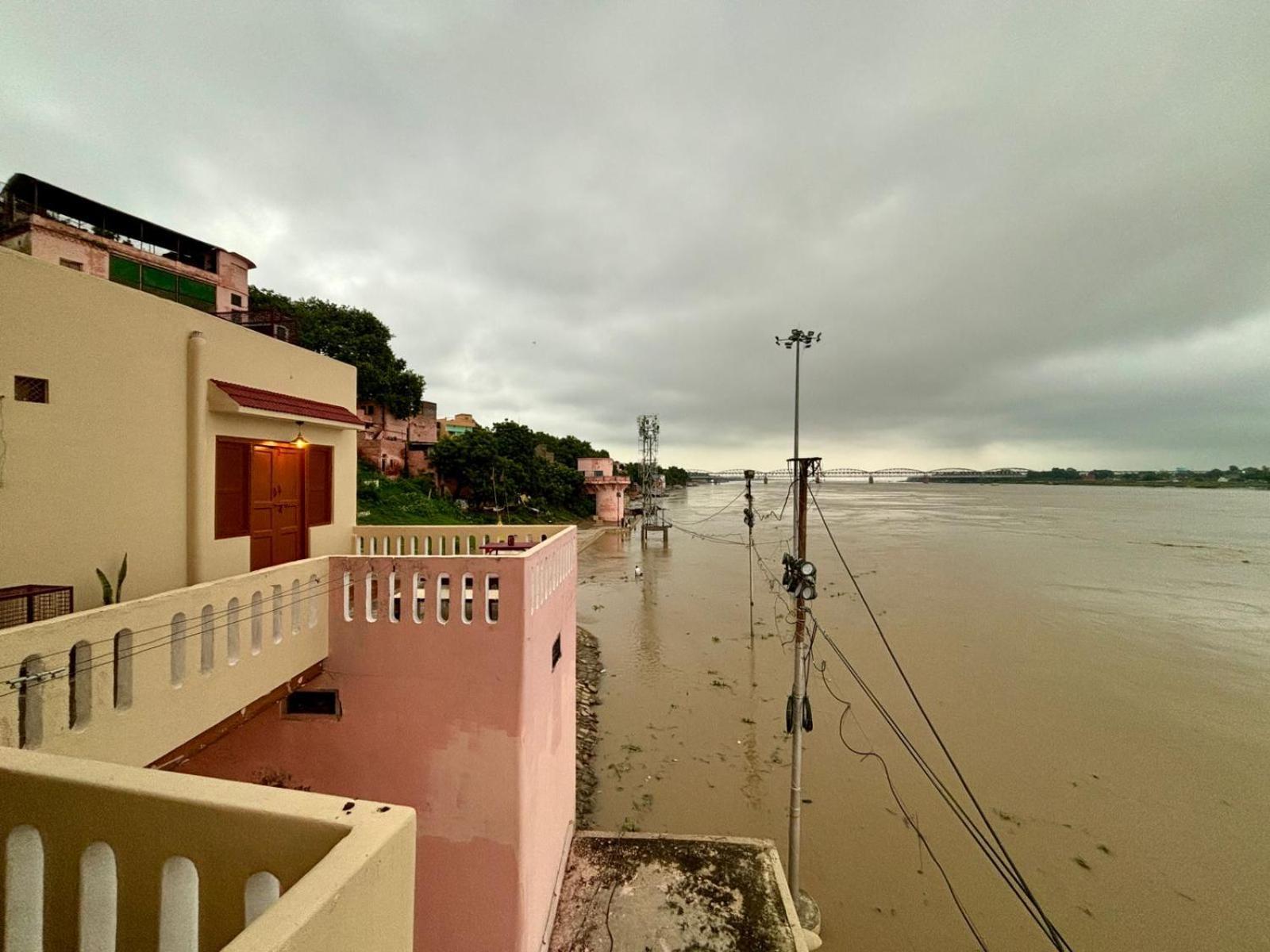 Vintage River Homestay Varanasi Ngoại thất bức ảnh