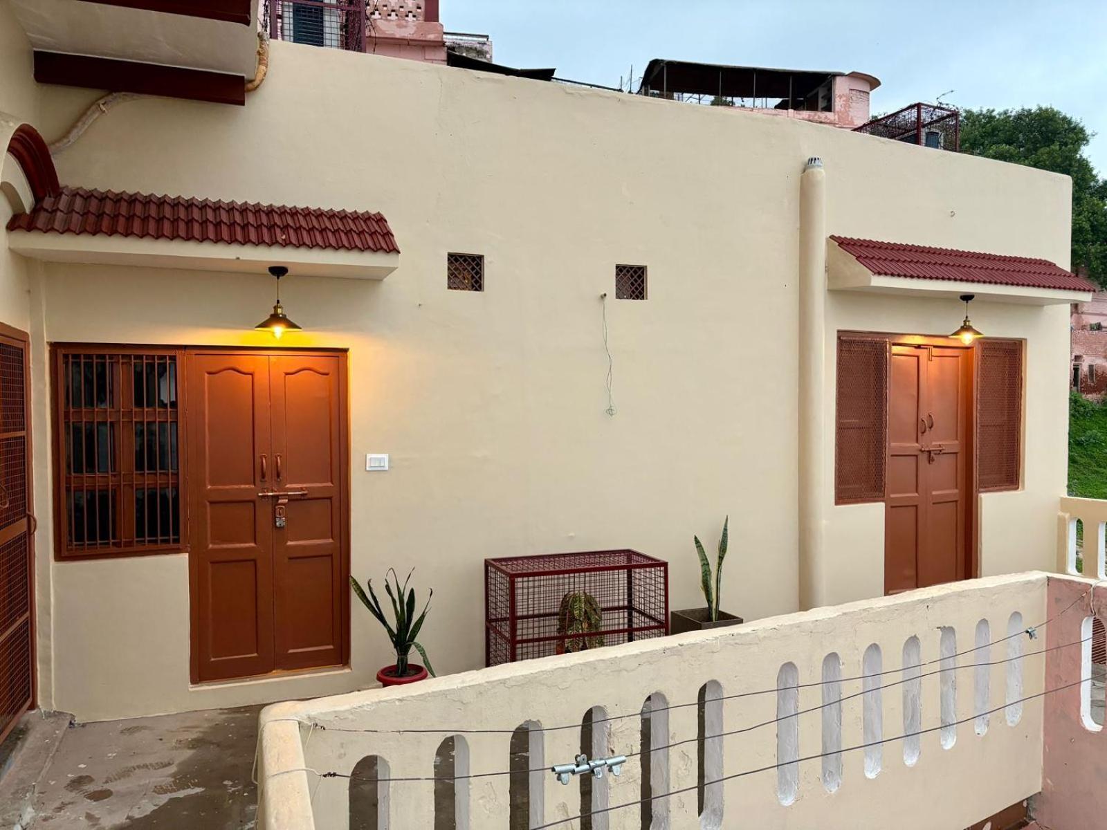 Vintage River Homestay Varanasi Ngoại thất bức ảnh