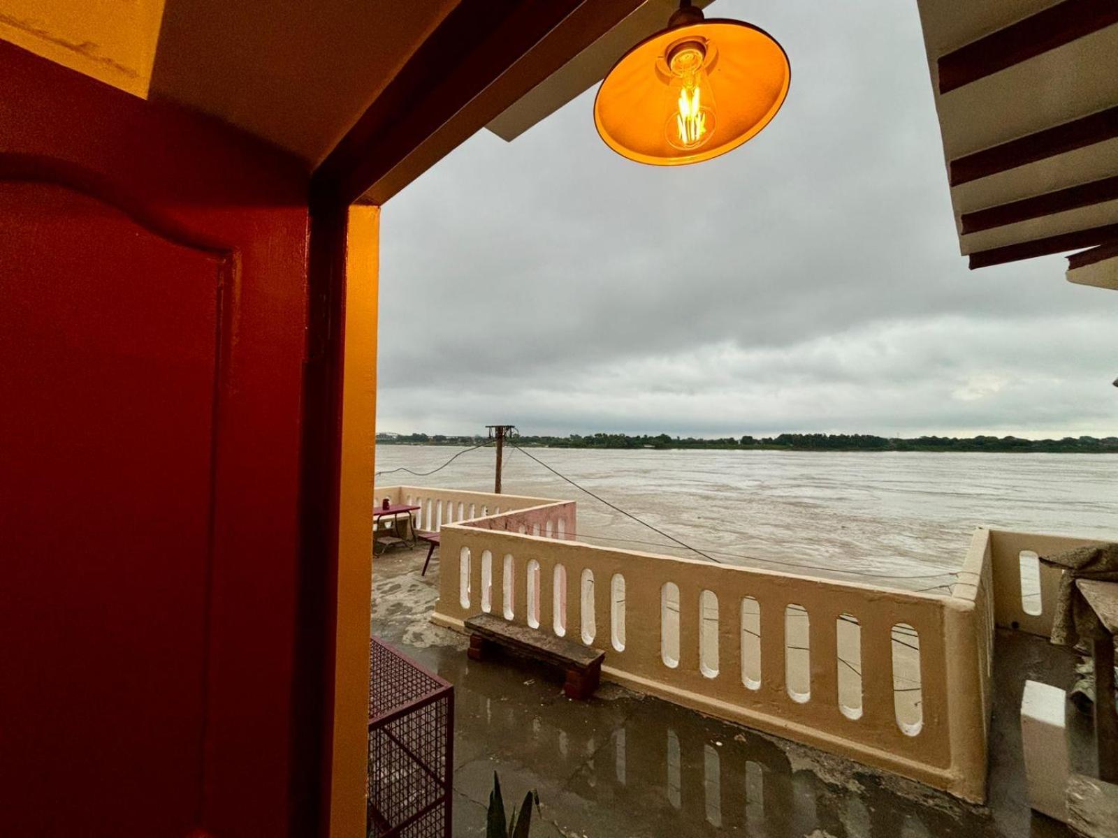 Vintage River Homestay Varanasi Ngoại thất bức ảnh
