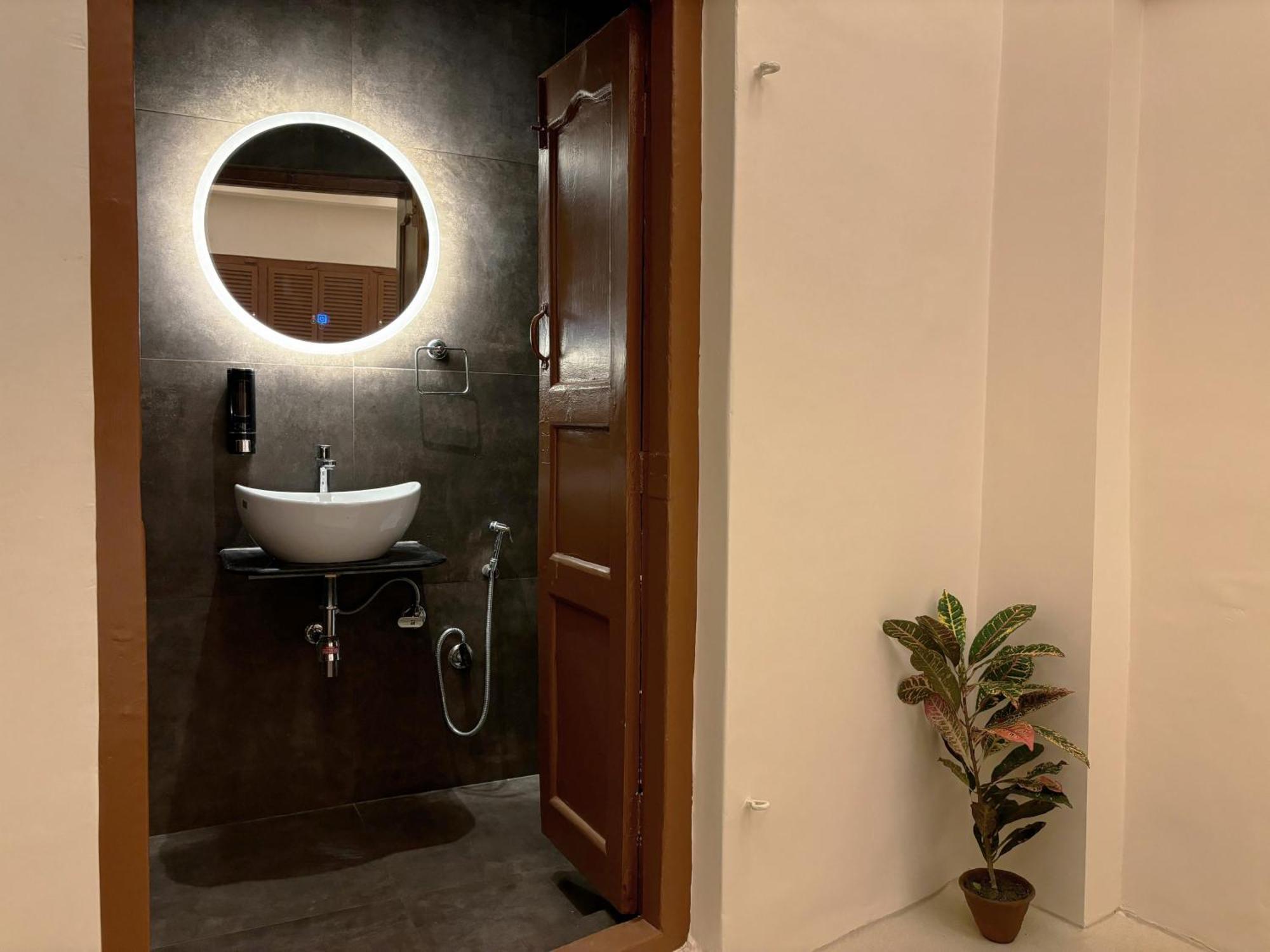 Vintage River Homestay Varanasi Ngoại thất bức ảnh