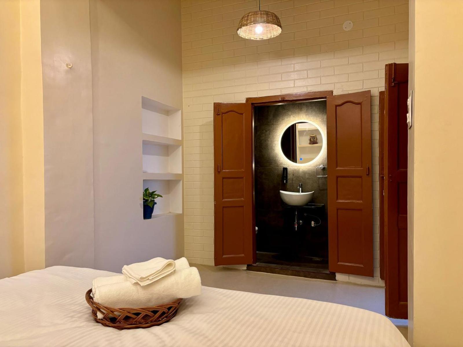 Vintage River Homestay Varanasi Ngoại thất bức ảnh