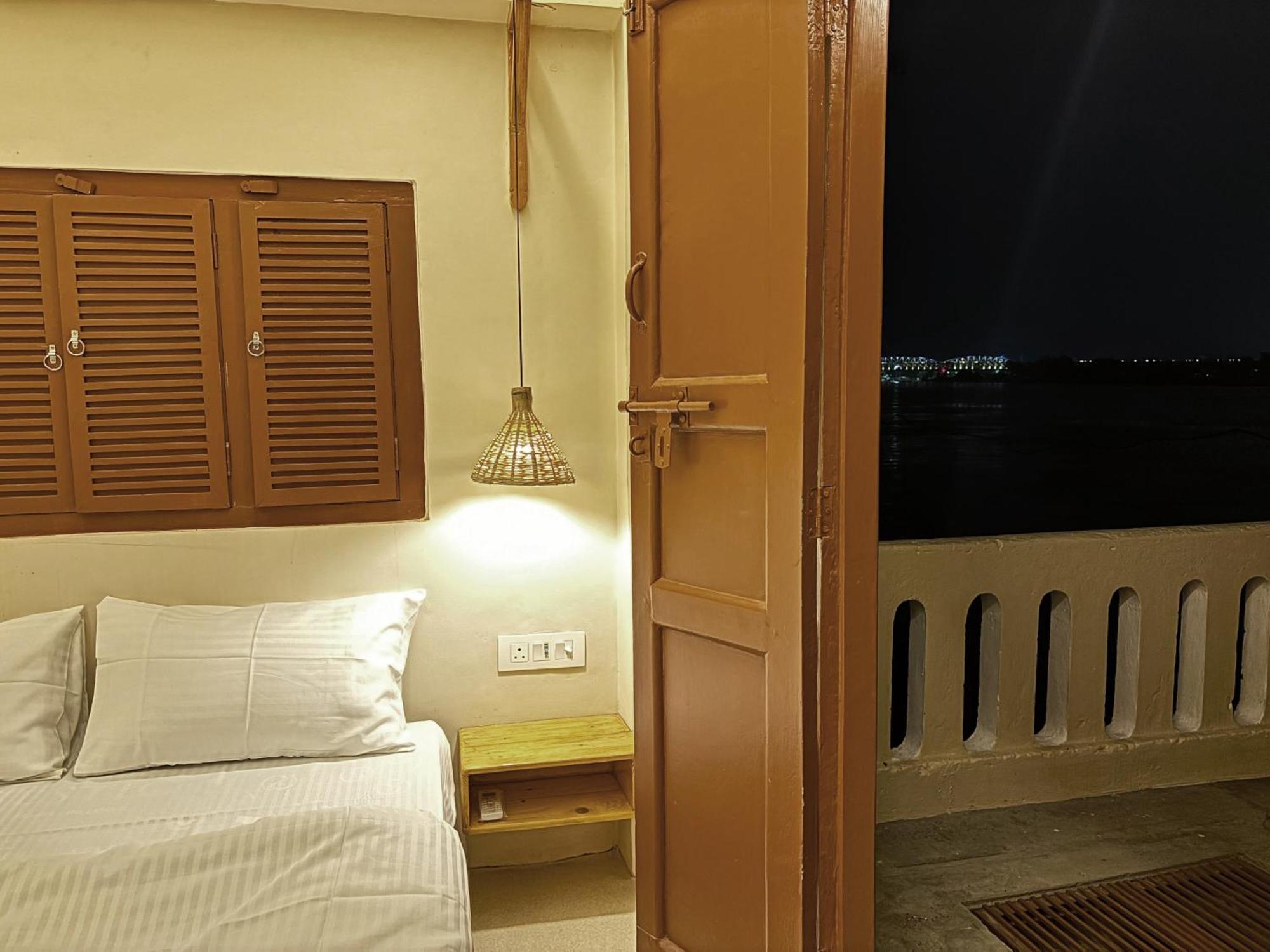 Vintage River Homestay Varanasi Ngoại thất bức ảnh