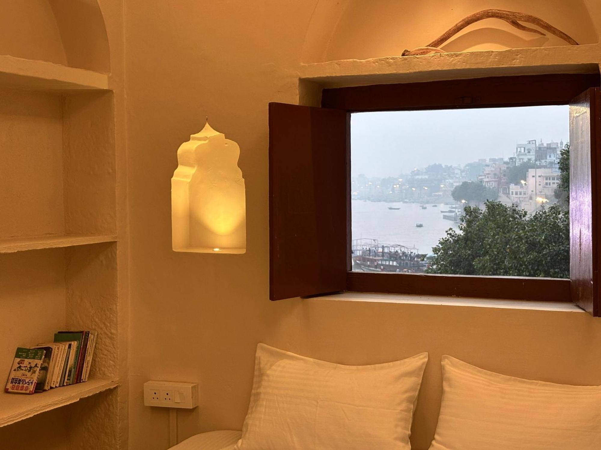 Vintage River Homestay Varanasi Ngoại thất bức ảnh