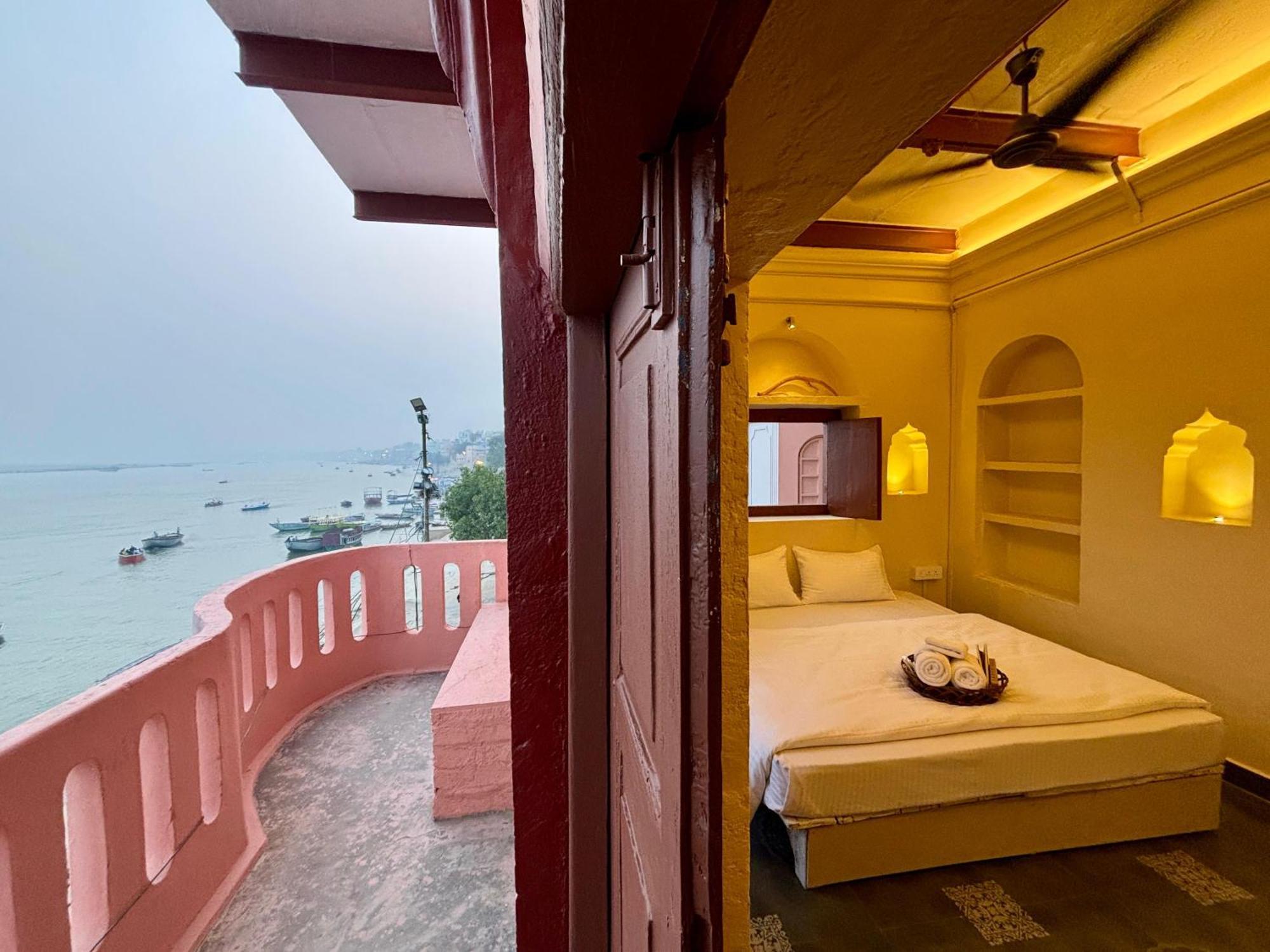 Vintage River Homestay Varanasi Ngoại thất bức ảnh